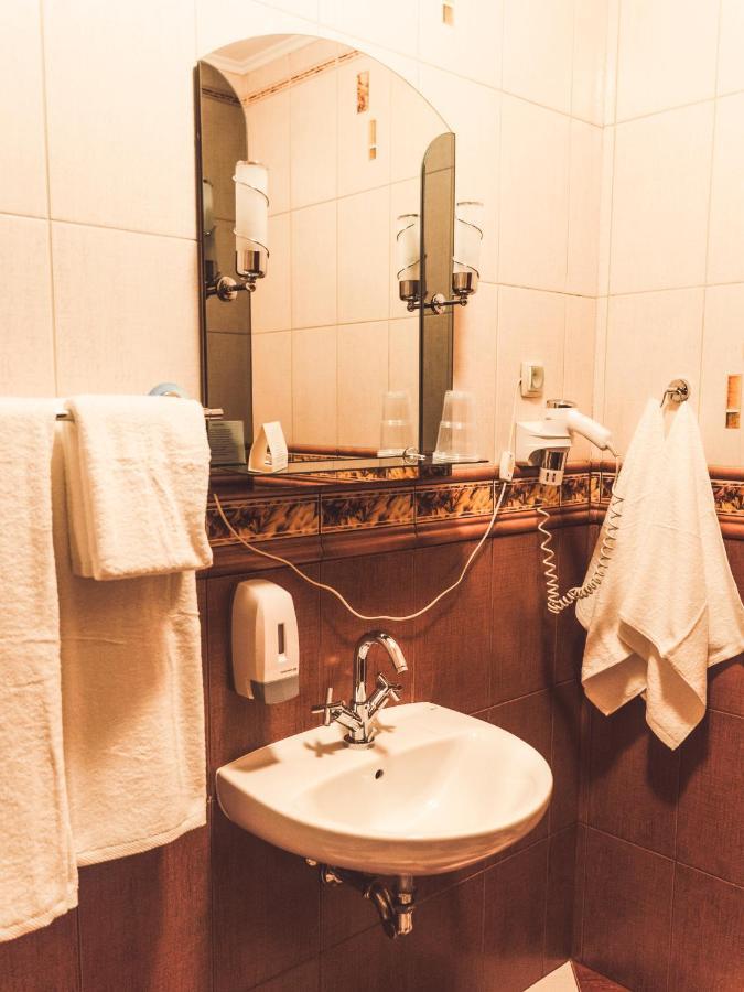 Hotel Osjann Biała Podlaska Esterno foto