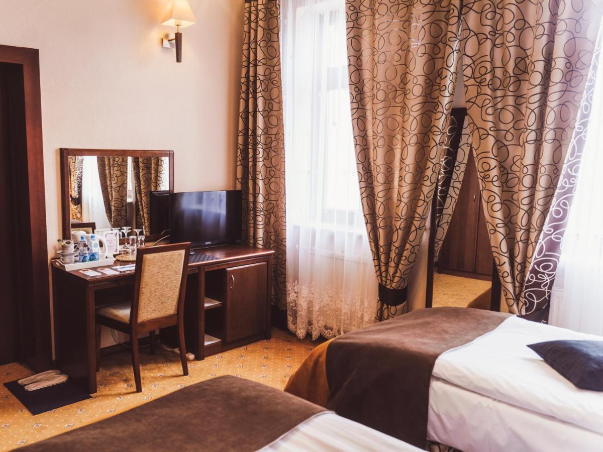 Hotel Osjann Biała Podlaska Esterno foto