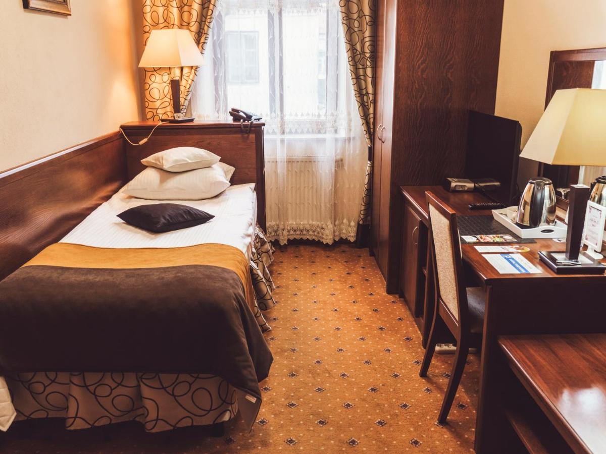 Hotel Osjann Biała Podlaska Esterno foto