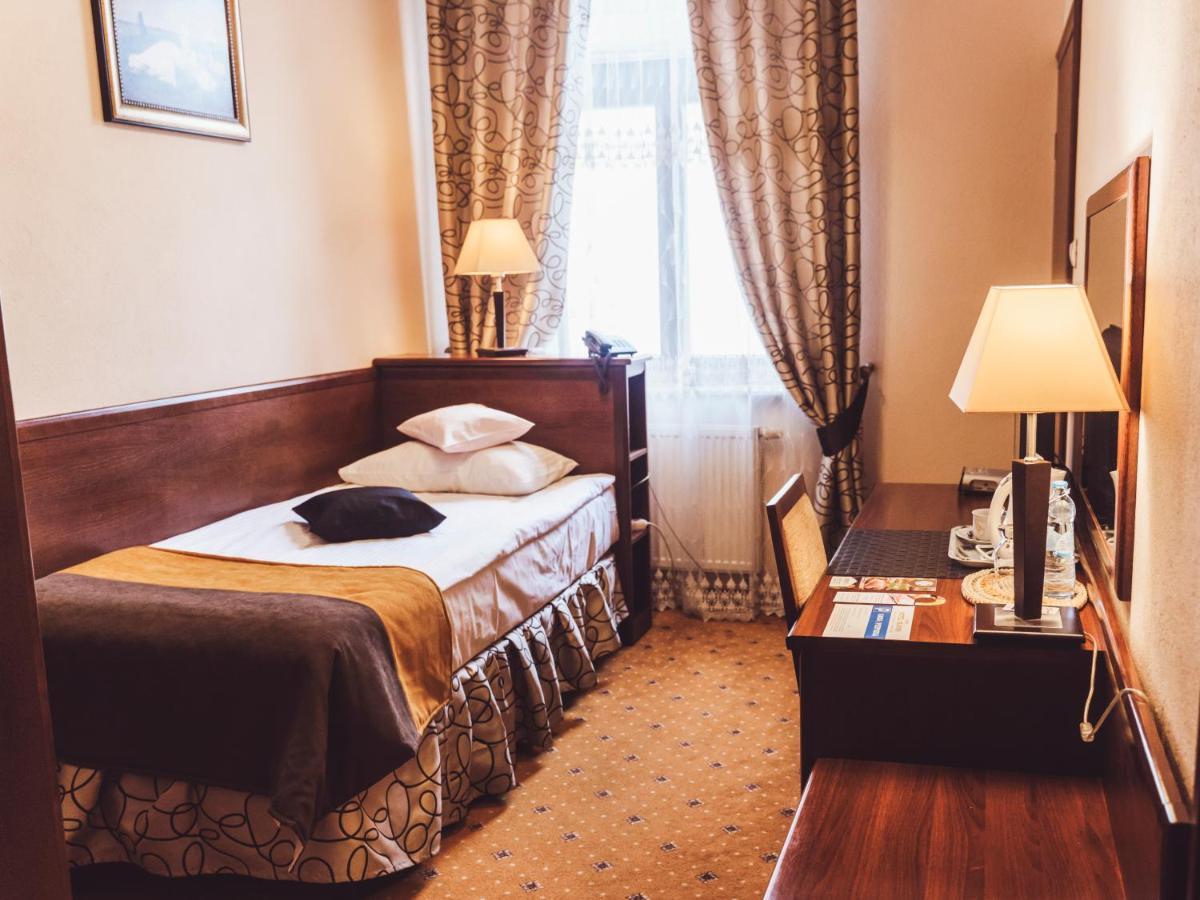 Hotel Osjann Biała Podlaska Esterno foto