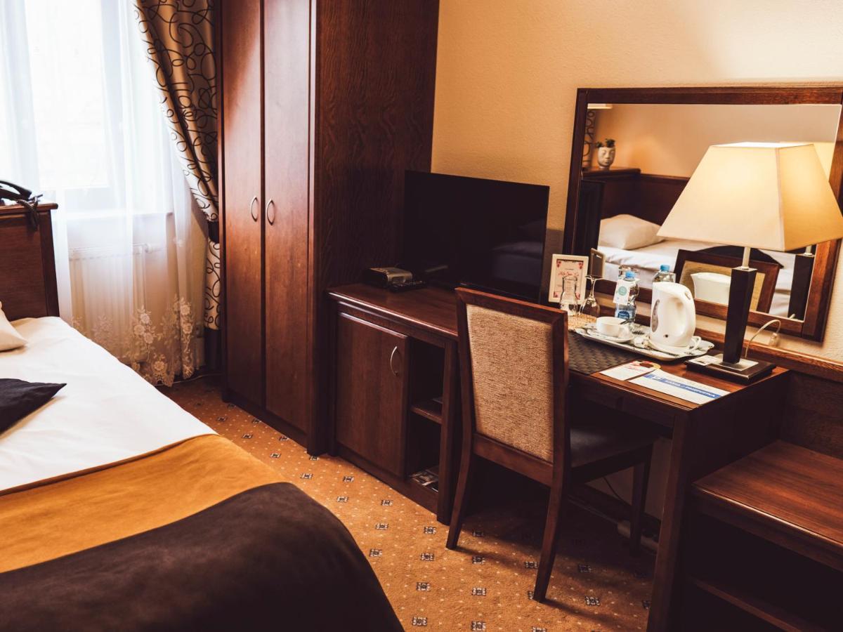 Hotel Osjann Biała Podlaska Esterno foto
