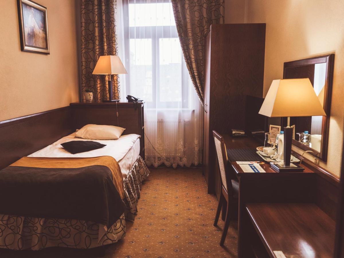 Hotel Osjann Biała Podlaska Esterno foto